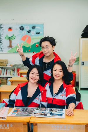▲▼阿雅(右下)重返華岡被小S(左下)酸「師長假冒學生」!親揭阿雅「討厭鬼」第一印象。(圖/東森綜合台提供)