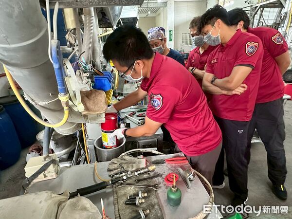 ▲台南市政府消防局第五救災救護大隊舉辦消防安全設備講習暨公共危險物品及液化石油氣講習訓練,強化基層安檢專業。(記者林東良翻攝,下同)