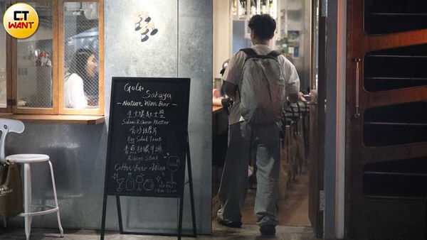情牽攝影1/直擊!啦啦隊女神少少被溫馨接送 揪男伴返家過夜共處14小時
