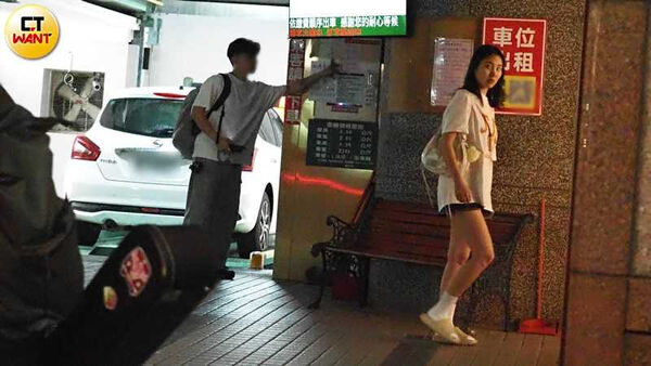 情牽攝影1/直擊!啦啦隊女神少少被溫馨接送 揪男伴返家過夜共處14小時