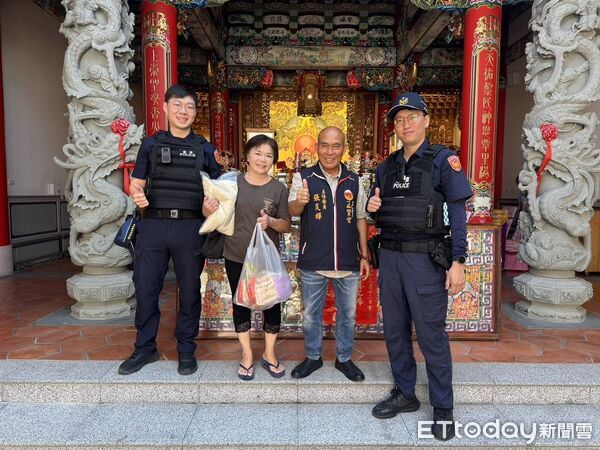 ▲里港警方結合宮廟、善心人士助張姓男子。(圖/記者陳崑福翻攝)