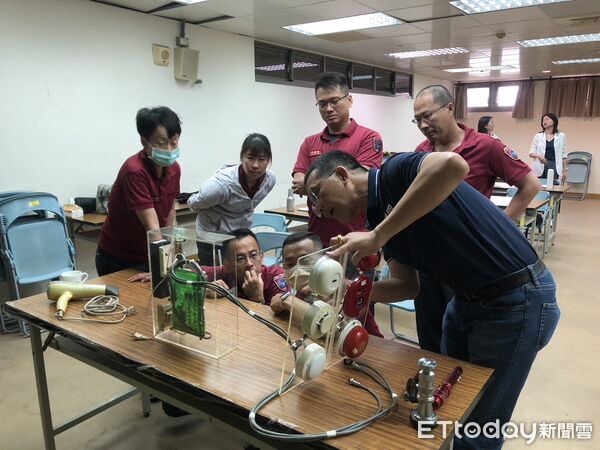 ▲台南市政府消防局第四大隊辦理消防安檢講習訓練,強化消防人員安全設備檢查實務與法規知能。(記者林東良翻攝,下同)