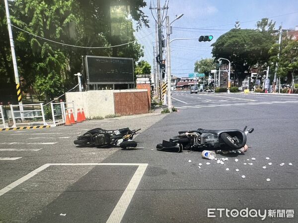 ▲台南市新化區忠孝路與民生路口附近13日下午發生機車與微型電動車擦撞事故,造成1名女騎士輕傷送醫。(記者林東良翻攝,下同)