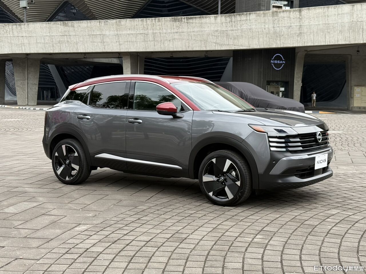 ▲新HONDA CR-V開始接單、百萬有找回歸;雪鐵龍休旅上市進攻國產地盤;賓士大降價20萬。(圖/翻攝自各車廠)