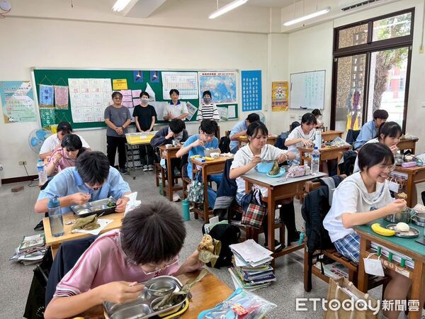 ▲國中教育會考即將登場,台南市學校營養師與校廚團隊推出「祝福應援套餐」,為考生加油打氣。(記者林東良翻攝,下同)