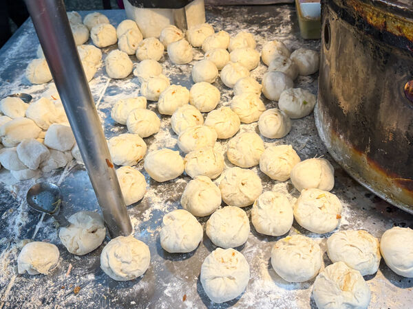▲▼黃石市場素食水煎包。(圖/VIVIYU小世界授權提供)