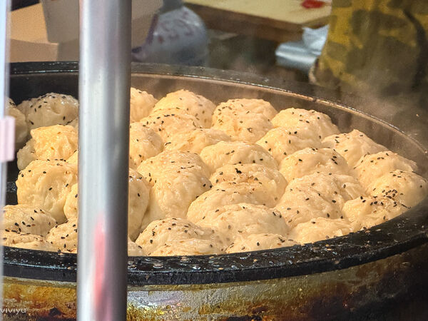 ▲▼黃石市場素食水煎包。(圖/VIVIYU小世界授權提供)