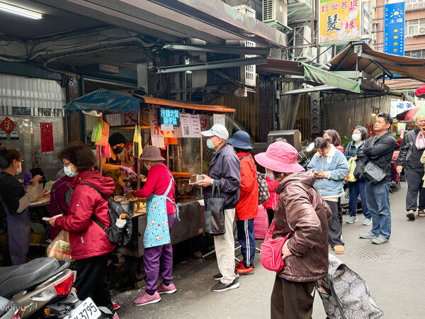 ▲▼黃石市場素食水煎包。(圖/VIVIYU小世界授權提供)