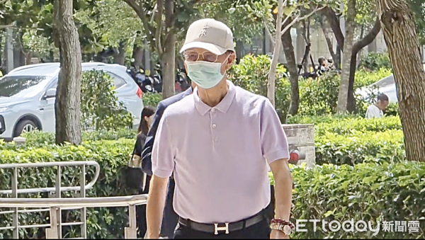 ▲鄭文燦案關鍵證人廖俊松今天上午步入法院。(圖/記者沈繼昌攝)