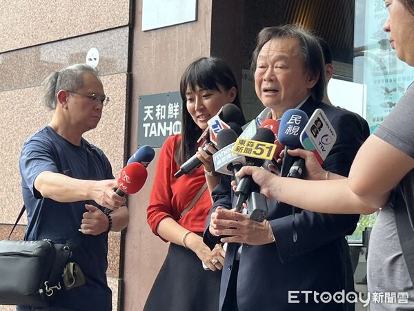 ▲▼民進黨立委王世堅受訪。(圖/記者杜冠霖攝)
