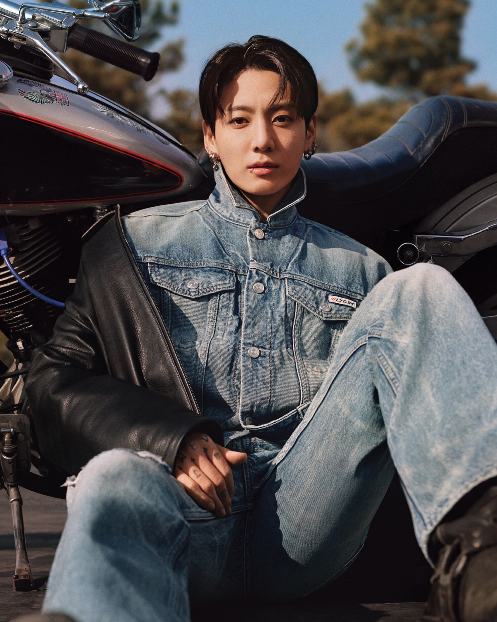 ▲Jung Kook for Calvin Klein。(圖/品牌提供)▲j-hopr Louis Vuitton。(圖/品牌提供)
