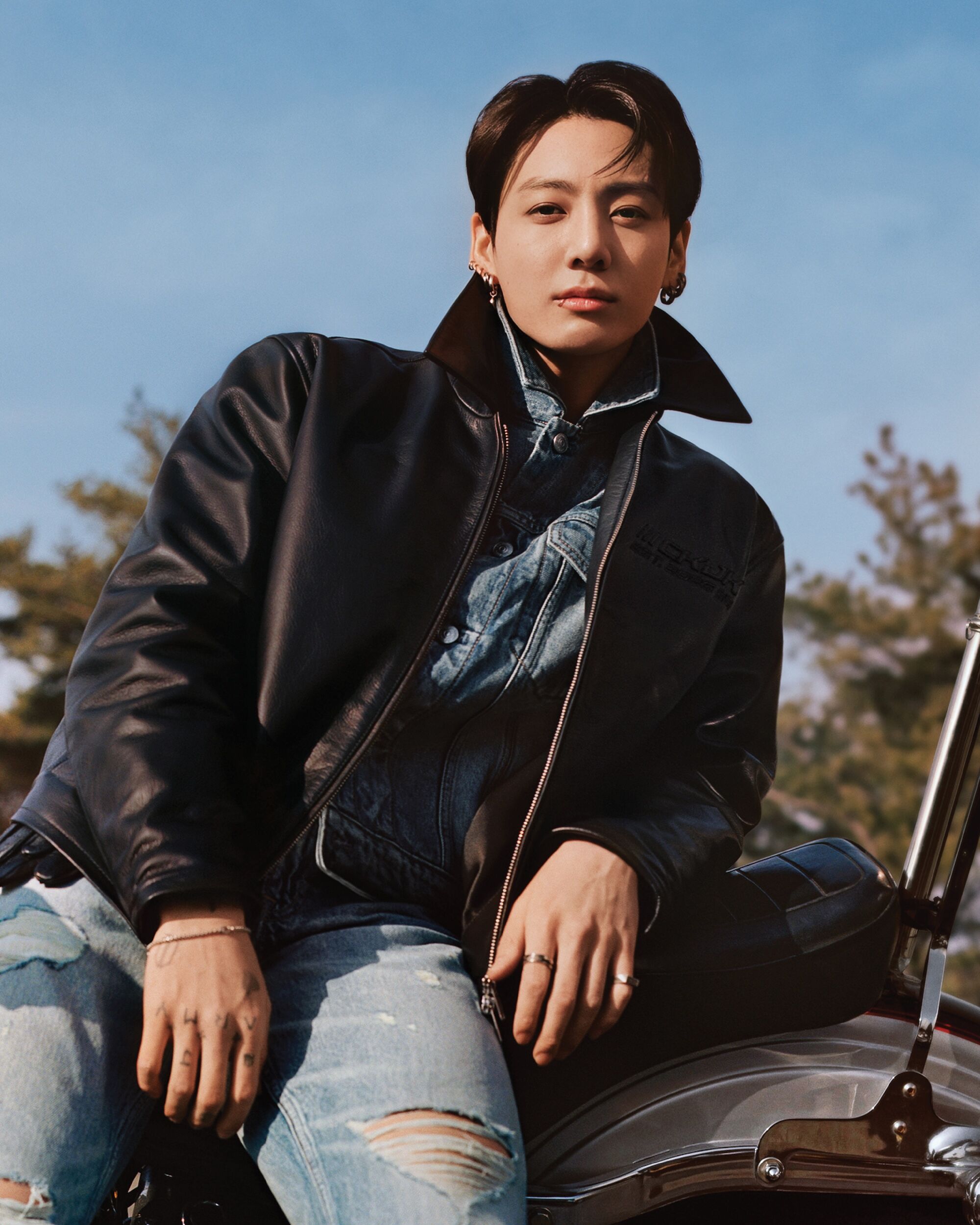 ▲Jung Kook for Calvin Klein。(圖/品牌提供)▲j-hopr Louis Vuitton。(圖/品牌提供)