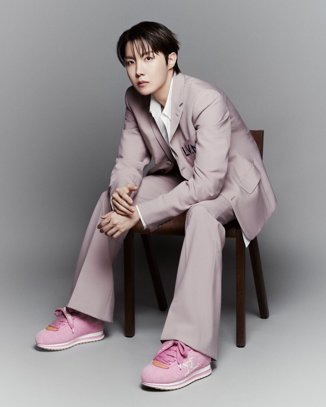 ▲Jung Kook for Calvin Klein。(圖/品牌提供)▲j-hopr Louis Vuitton。(圖/品牌提供)