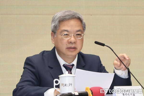 ▲▼ 經濟部長龔明鑫出席行政院召開非半導體232關稅優惠及臺美MOU說明記者會 。(圖/記者劉耿豪攝)