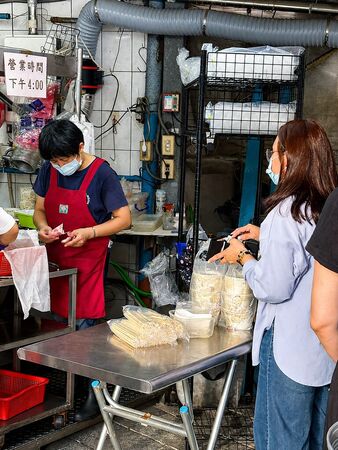 ▲▼彰化肉圓(安東街肉圓)。(圖/部落客陳小可的吃喝玩樂授權提供)