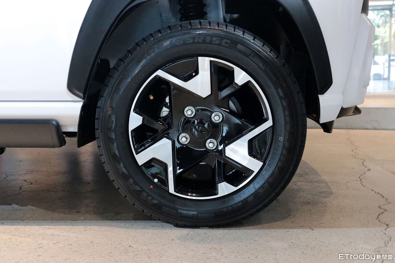 ▲67.8萬起!中華麵包車「J Space推COSSI特仕版」轎車配備上身更舒適。(圖/記者張慶輝攝)