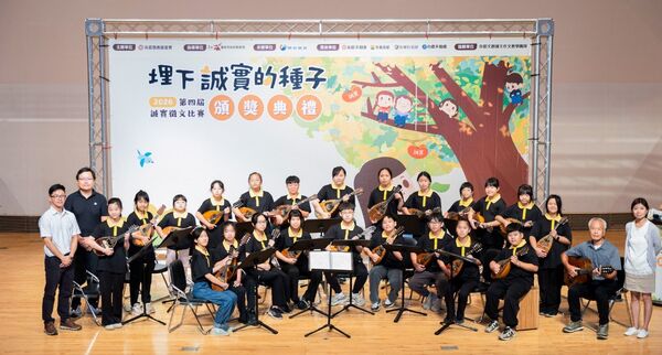 用文字談誠實 永慶加盟經管會攜手校園推動品格教育(圖/永慶慈善基金會提供)