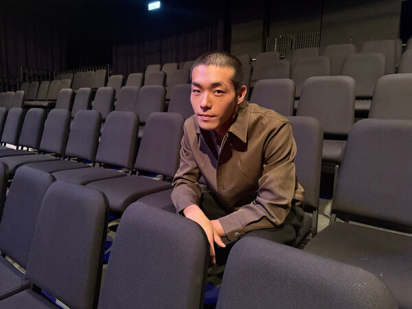 ▲牧森以特邀嘉賓出演舞台劇《我不是影后》。(圖/周子娛樂提供)