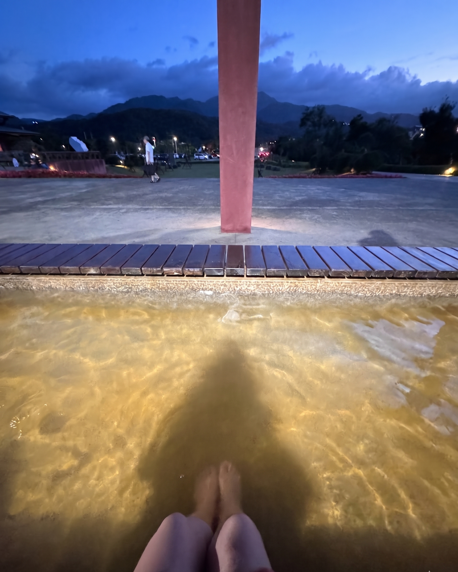 ▲大鵬足湯公園,金山大碗螃蟹,金山芋圓王。(圖/記者胡至欣攝)