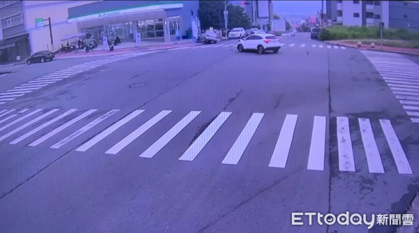 ▲▼南投市工業路、仁和路路口車禍。(圖/記者高堂堯翻攝)