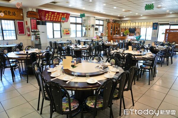 ▲▼ 海鮮控快衝!初夏正是全台最肥美「東石蚵」與在地海鮮的黃金產季。嘉義縣文化觀光局與東石商圈觀光發展協會豪氣聯手,即日起推出線上抽獎,大方送出超過2,500張「五大美食優惠券」,邀全台饕客盛夏齊聚嘉義,吃爆最尚青的海鮮盛宴! 。(圖/嘉義縣政府提供)