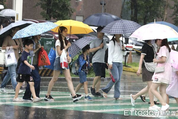 ▲▼大雨特報、雷雨、下雨天氣配圖。(圖/記者劉耿豪攝)