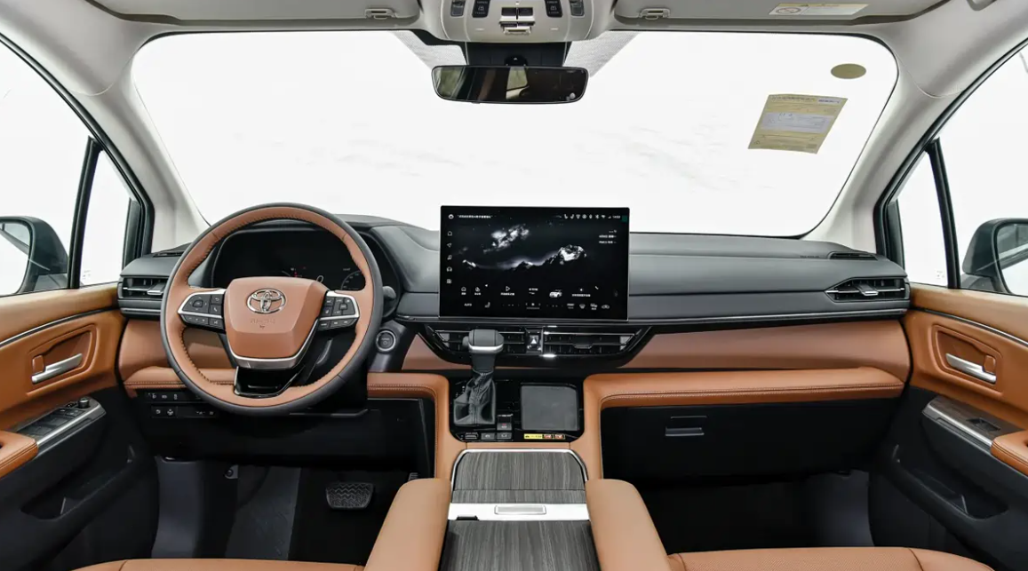 ▲大陸即將釋出新TOYOTA Sienna,配備比照RAV4升級大螢幕。(圖/翻攝自TOYOTA)