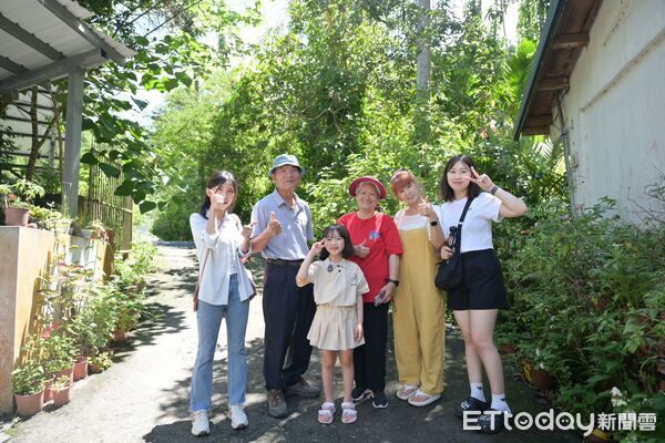 ▲▼韓國網紅有媛前往吉安鄉農會山海正甜吉製冰所,品嚐花蓮特色冰品。(圖/花蓮縣政府提供,下同)