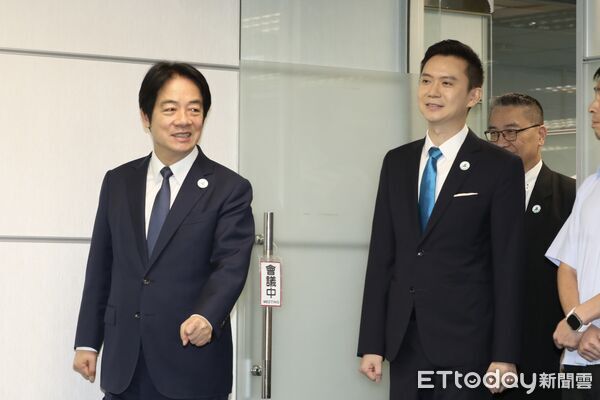 ▲▼新竹縣長候選人鄭朝方、總統賴清德出席民進黨縣市長提名新竹縣記者會。(圖/記者劉耿豪攝)