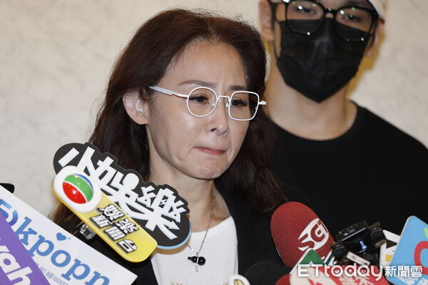 戴白色眼鏡去靈堂上香被罵！兵家綺悼念傅子純遭網暴　傻眼反擊酸民