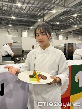 ▲崑山科技大學餐飲管理及廚藝系學生周佳怡榮獲2026年全國大專優秀青年肯定。(記者林東良翻攝,下同)