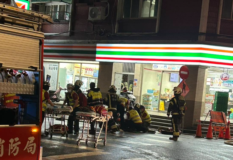 ▲▼快訊/桃園民宅氣爆竄出火舌 1人無呼吸心跳。(圖/翻攝自臉書/玉山里里長林于翔)