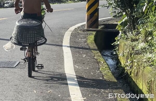 ▲▼開賓士撞飛單車騎士亡,女清潔隊長收押。(圖/記者陳崑福翻攝)