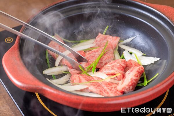 ▲A5和牛涮涮鍋400元有找!Shabu家進駐中和環球 肉燥飯只要10元。(圖/豊漁餐飲提供)