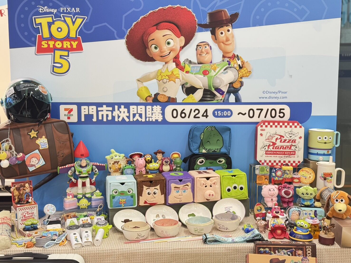 ▲▼《玩具總動員5》周邊在7-ELEVEN門市可快閃購。(圖/業者提供)
