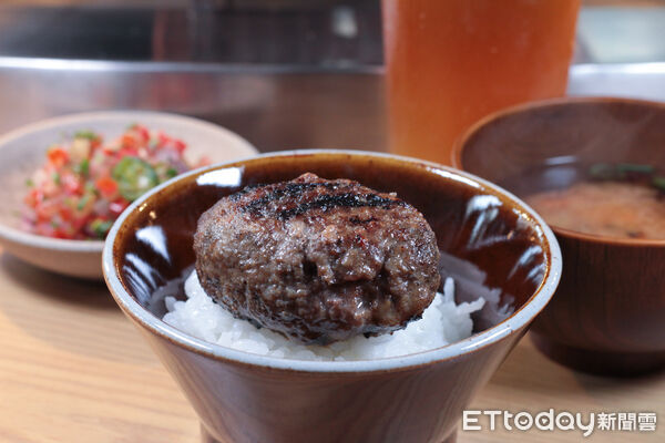 ▲▲挽肉與米(挽肉と米)台中店。。(圖/記者黃士原攝)