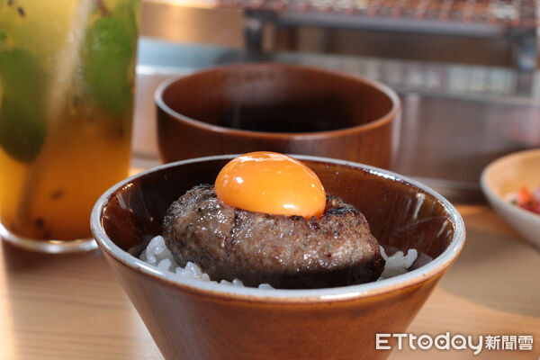 ▲▲挽肉與米(挽肉と米)台中店。。(圖/記者黃士原攝)