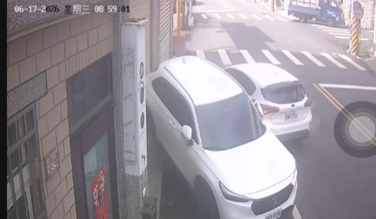 ▲彰化秀水鄉發生自撞民宅車禍。(圖/民眾提供)