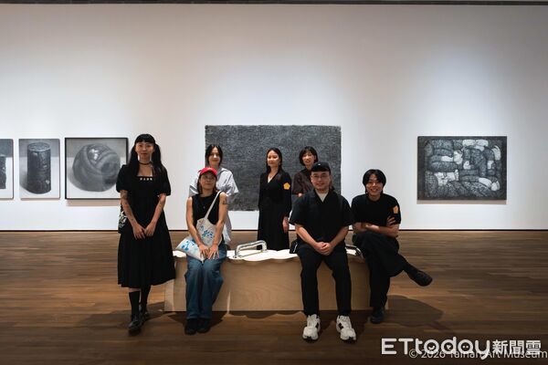 ▲台南市美術館推出「黏膩關係:內餡//縫隙」展覽,集結8位新生代藝術家回應當代情緒與壓力。(記者林東良翻攝,下同)