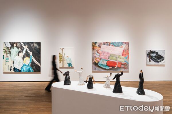 ▲台南市美術館推出「黏膩關係:內餡//縫隙」展覽,集結8位新生代藝術家回應當代情緒與壓力。(記者林東良翻攝,下同)