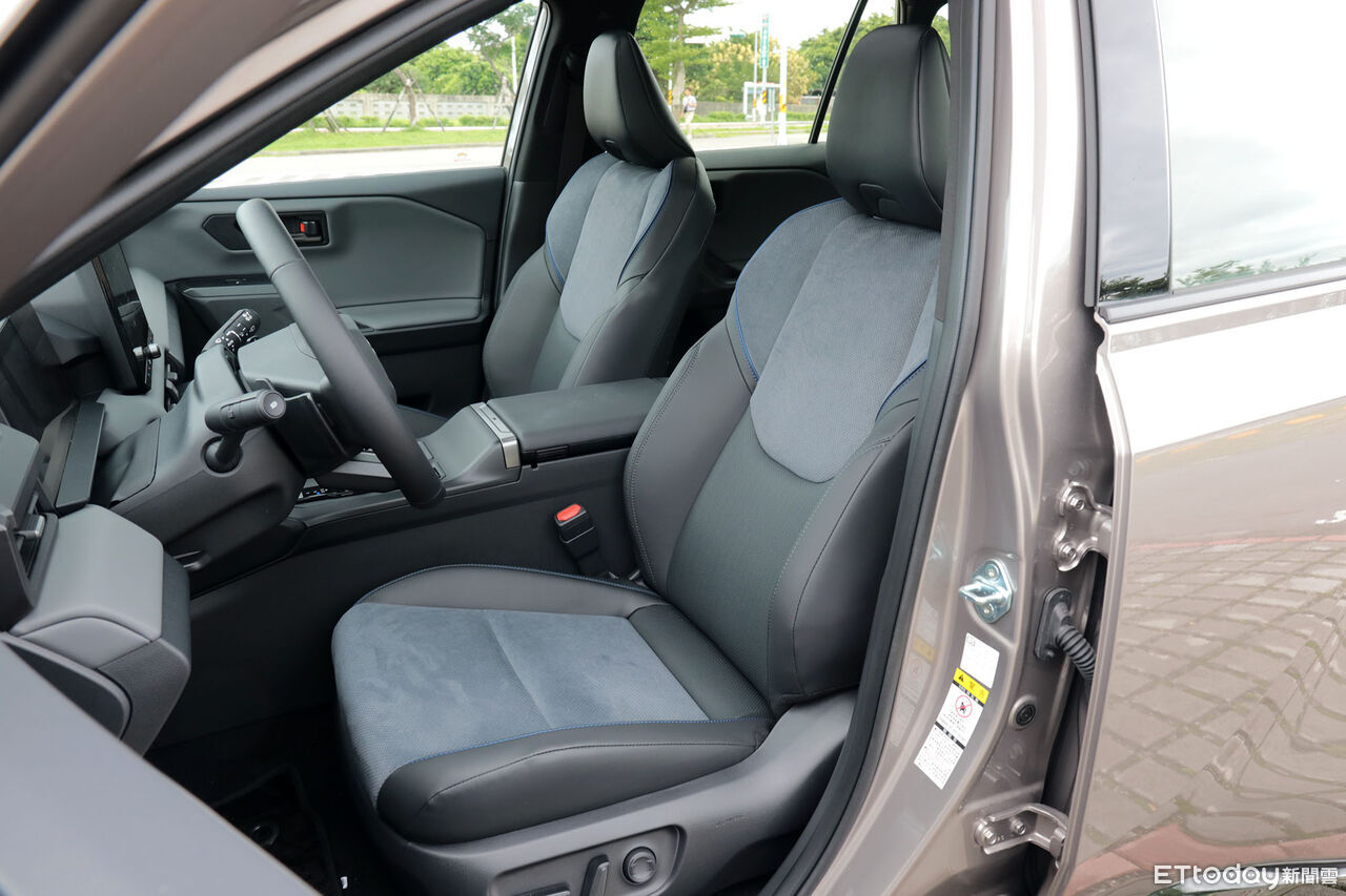 ▲TOYOTA「RAV4插電式油電版」試駕!挾329匹馬力來襲5.7秒破百。(圖/記者張慶輝攝)