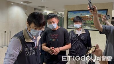 快訊／Uber Eats疑被當洗錢平台檢約談9人　主嫌上銬移送