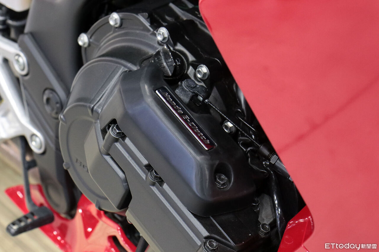 ▲Honda「CBR500R電子離合器版」實車搶先看!開價30.9萬第3季交車。(圖/記者張慶輝攝)