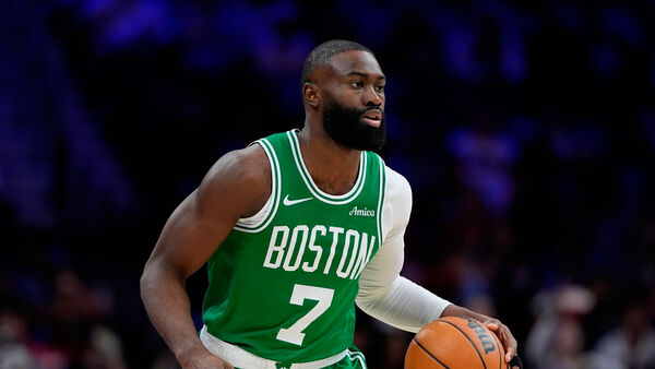 ▲七六人、塞爾提克達成共識,布朗(Jaylen Brown)、喬治(Paul George)互換東家。(圖/達志影像/美聯社)