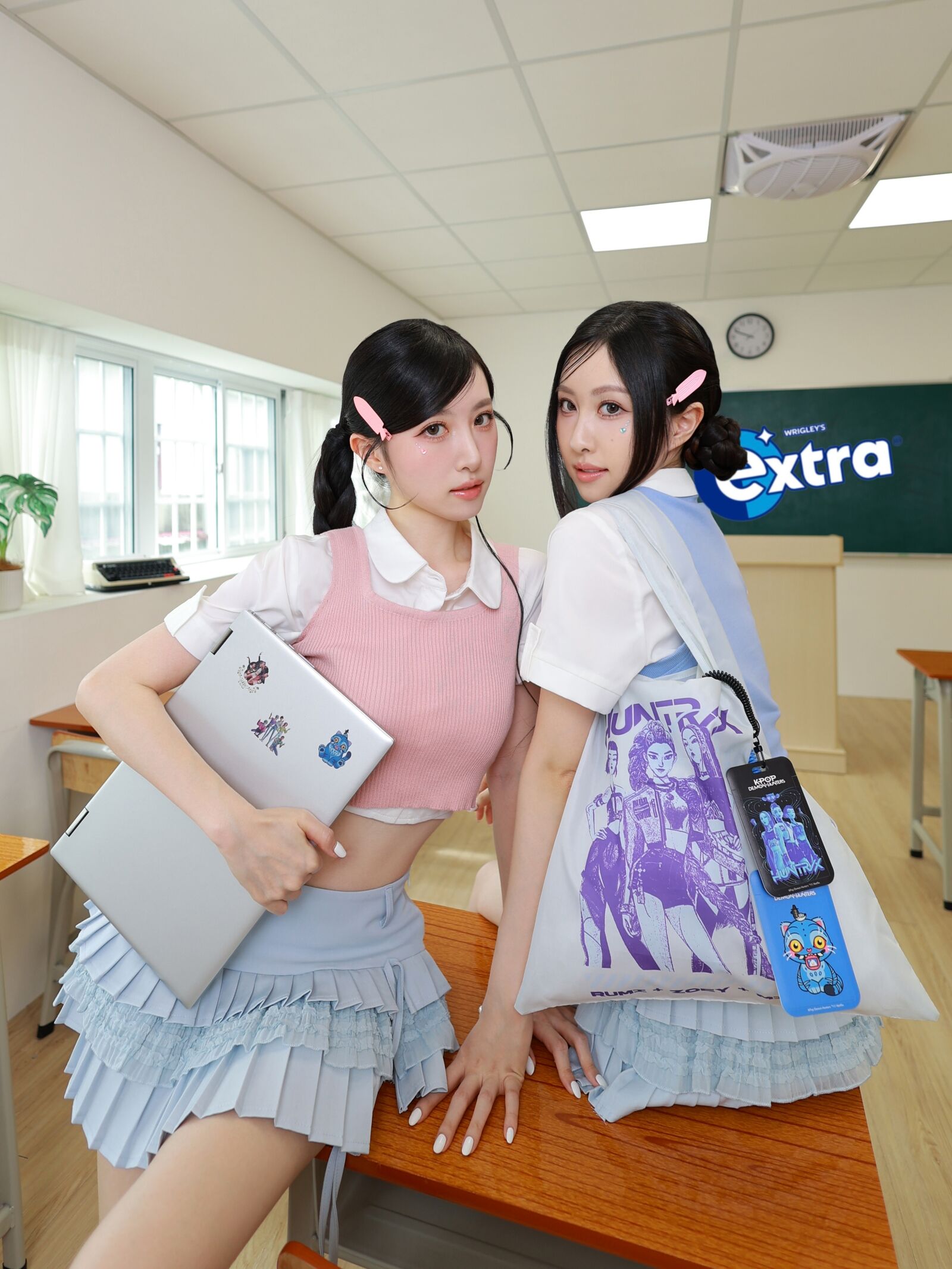 ▲▼看好Netflix動畫《K-Pop獵魔女團》魅力,extra®無糖口香糖聯名合作,推出限定包裝及周邊。(圖/業者提供)