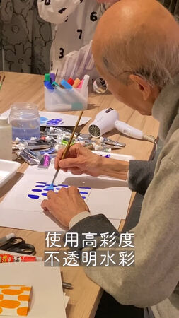 ▲▼二伯品牌爆抄襲SOU・SOU!日設計大師80歲創作心血片曝。(圖/翻攝自臉書、IG)