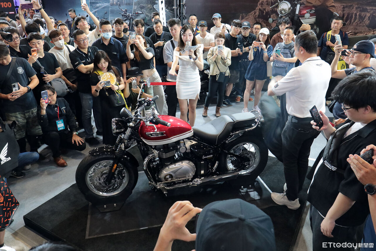 ▲重機展/凱旋「速度大師復古車」回來了!26年式新車全面到齊。(圖/記者張慶輝攝)