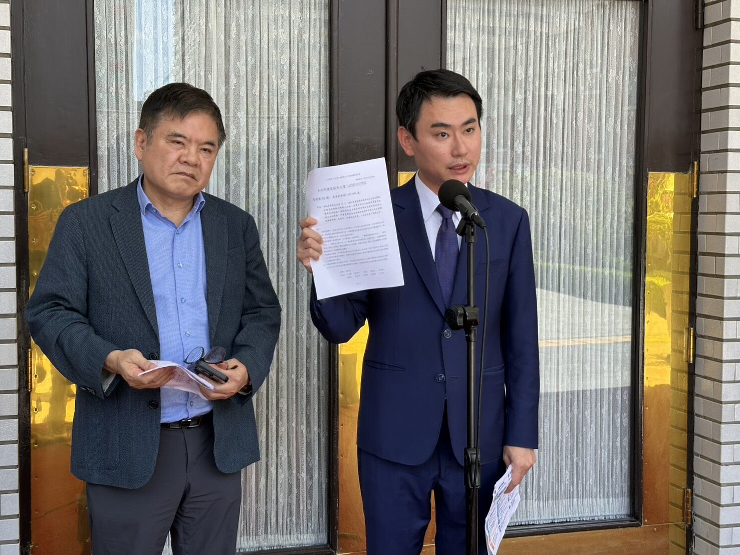 ▲▼民進黨立委陳冠廷、莊瑞雄針對安樂死議題受訪。(圖/記者詹詠淇攝)