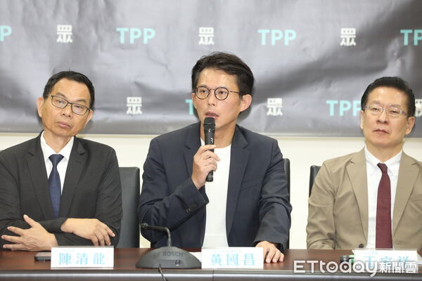 ▲▼民眾黨立院黨團「生命自主 尊嚴善終 為你自己投下關鍵一票」記者會。左起洪毓祥、陳昭姿、邱慧洳、陳清龍、黃國昌、王安祥、劉書彬、許忠信、蔡春綢 。(圖/記者劉耿豪攝)