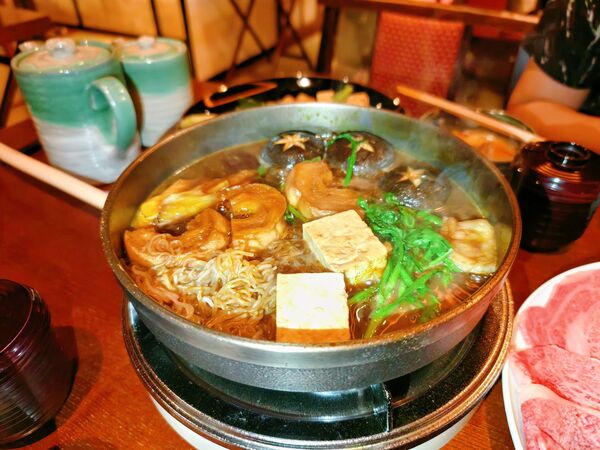 ▲▼壽喜燒ちんや Chinya 淺草本店。(圖/部落客混血珊莎的奇幻旅程)